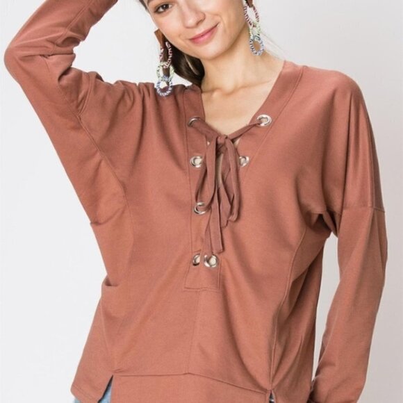 CASUAL TOP - Picture 1 of 3